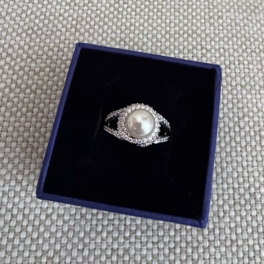 Swarovski Silver Ring with Pearl and Crystal Accents